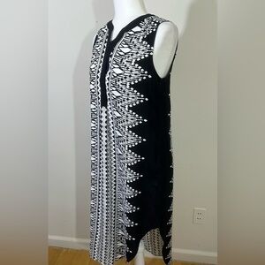 Cupio sz sm dress or coverup midi length Black & white print